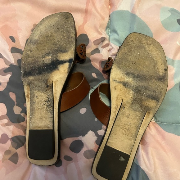 TORY BURCH logo leather sandals. - Picture 13 of 15